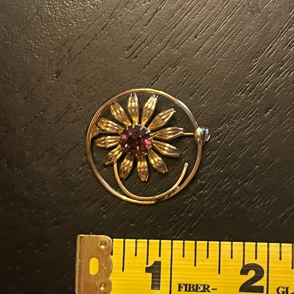 Vintage Gold Tone Sunflower Flower Brooch Deep Purple Amethyst Like Stone